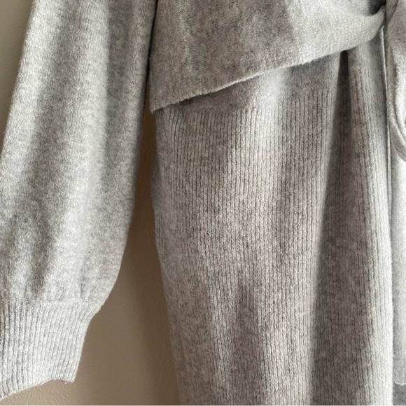 NWT Isabel Maternity by Ingrid & Isabel Light Gray Knit Wrap Sweater Dress XXL - Picture 4 of 8